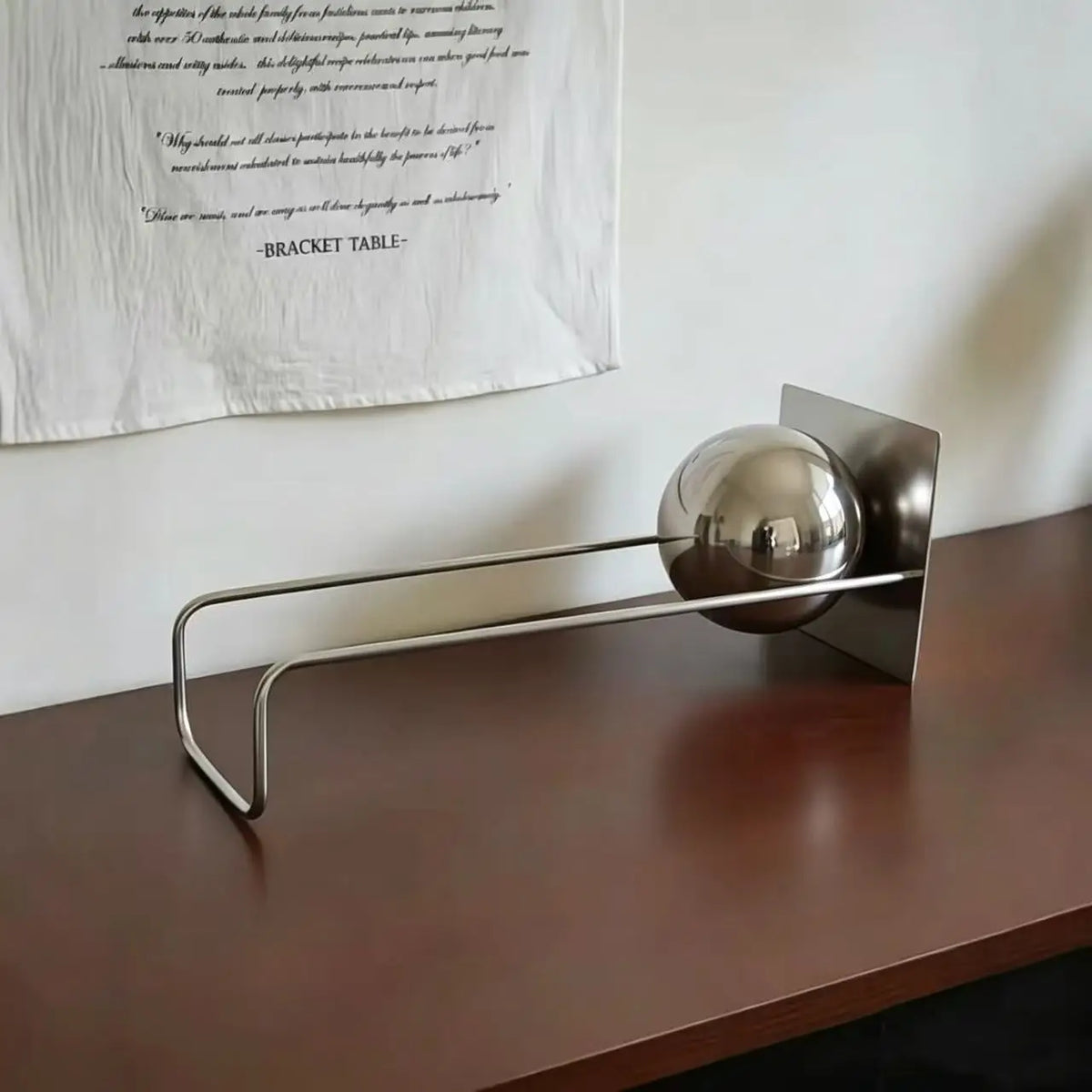 Suporte de Livros Esfera